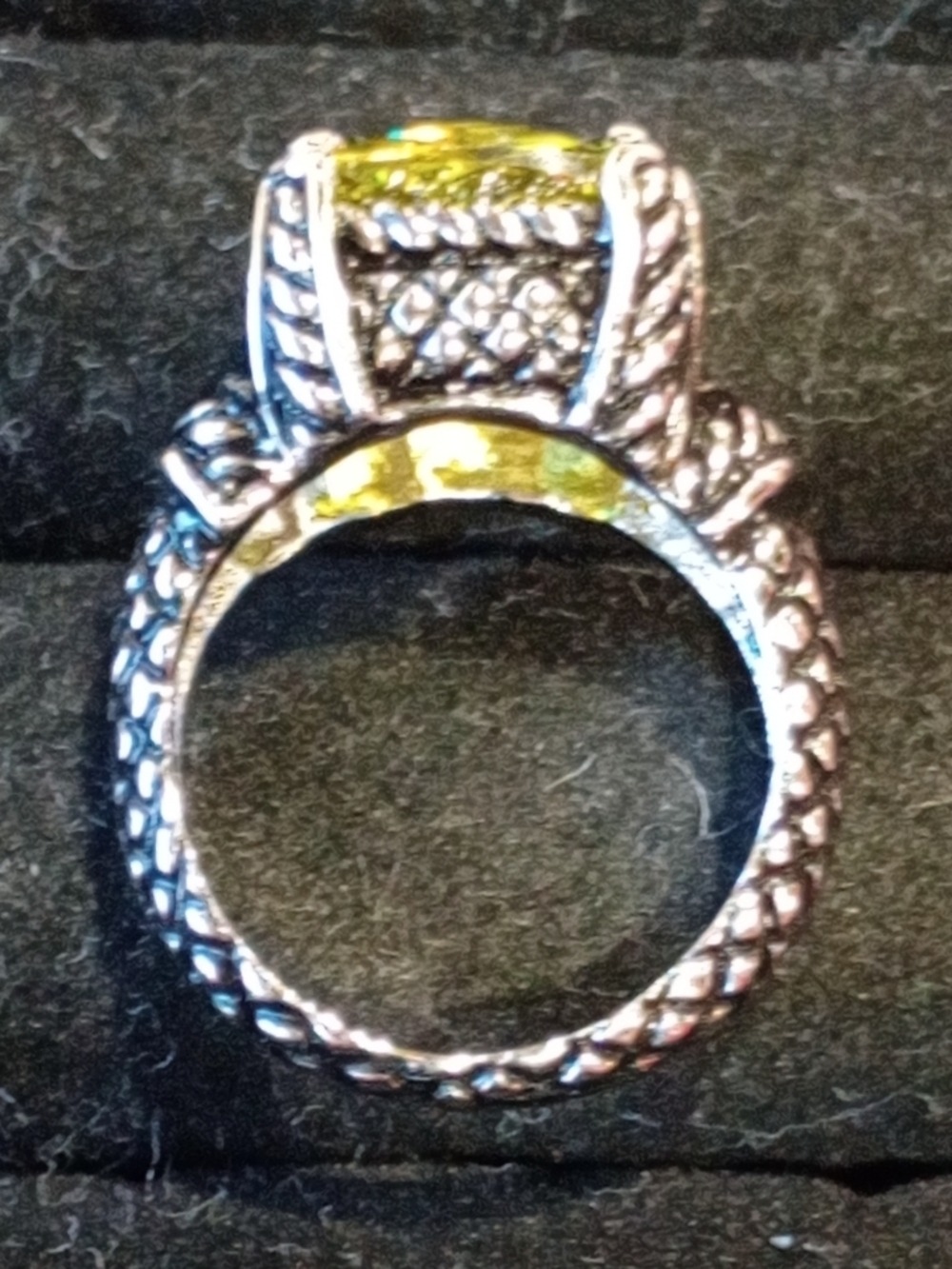 Ring Yellow/Green Cushion-Cut Gemstone Ring With PD Hallmark - Picture 7 of 15